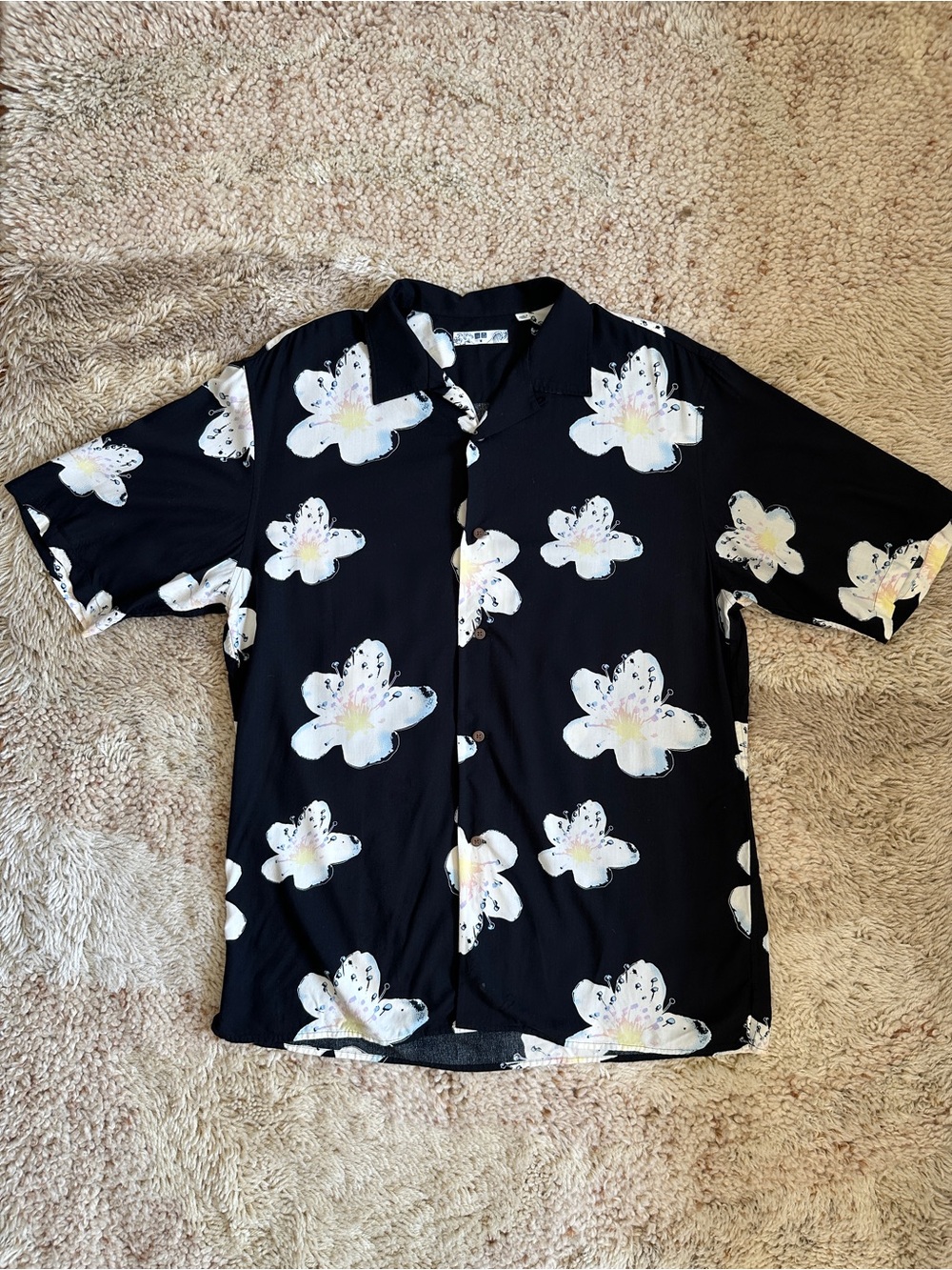 Men’s Uniqlo Floral Button Down Shirt Medium